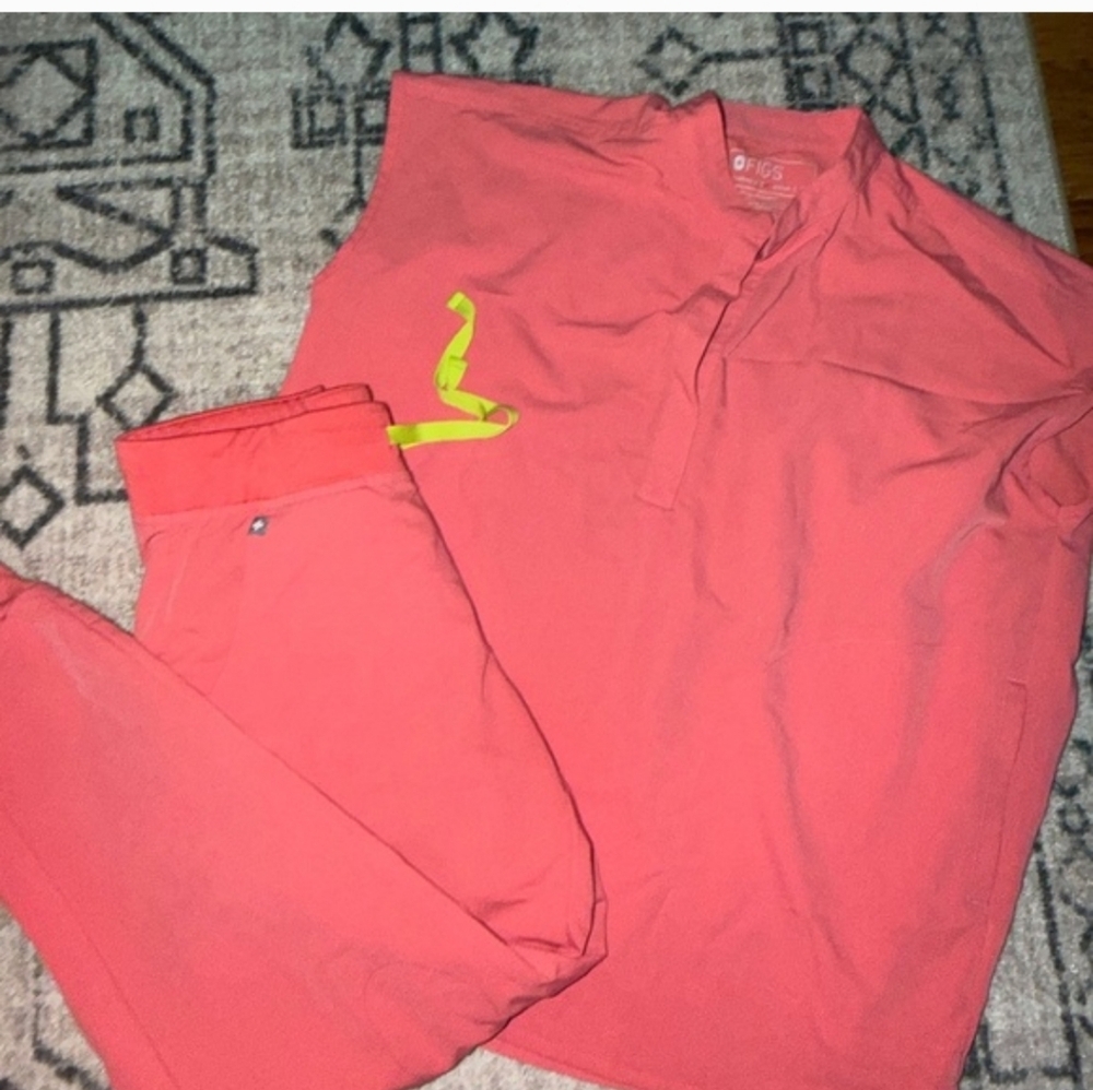 FIGS Womens Coral Rafeala Scrub Shirt (Shirt Only)